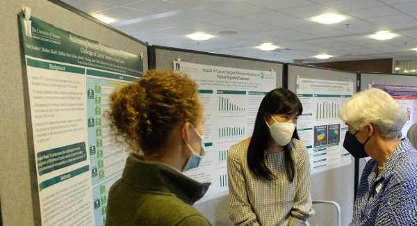 Katherine Barker ’25 (left) and Jennifer Chen ’25 (center)