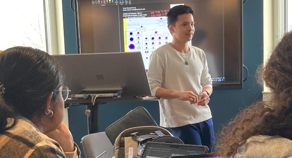 Richard Vuong '25 Richard Vuong '25 teaches first-year medical students